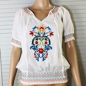 NWT UNO CORE Boho Style Embroidered Smocked Top